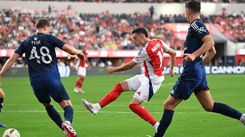 Manchester United đấu với Arsenal