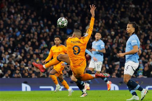 Manchester City đấu với Real Madrid